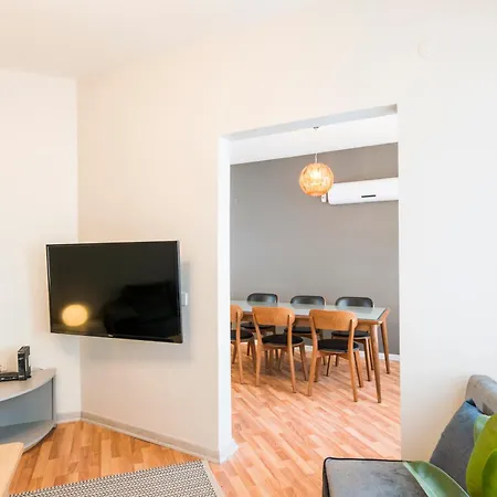 Fully Renovated Spacious Two Bedroom At Cihangir Istanboel