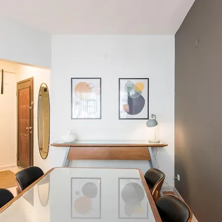 Appartement Fully Renovated Spacious Two Bedroom At Cihangir