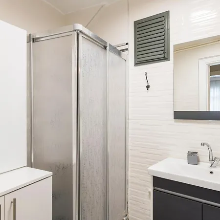 דירה Fully Renovated Spacious Two Bedroom At Cihangir *